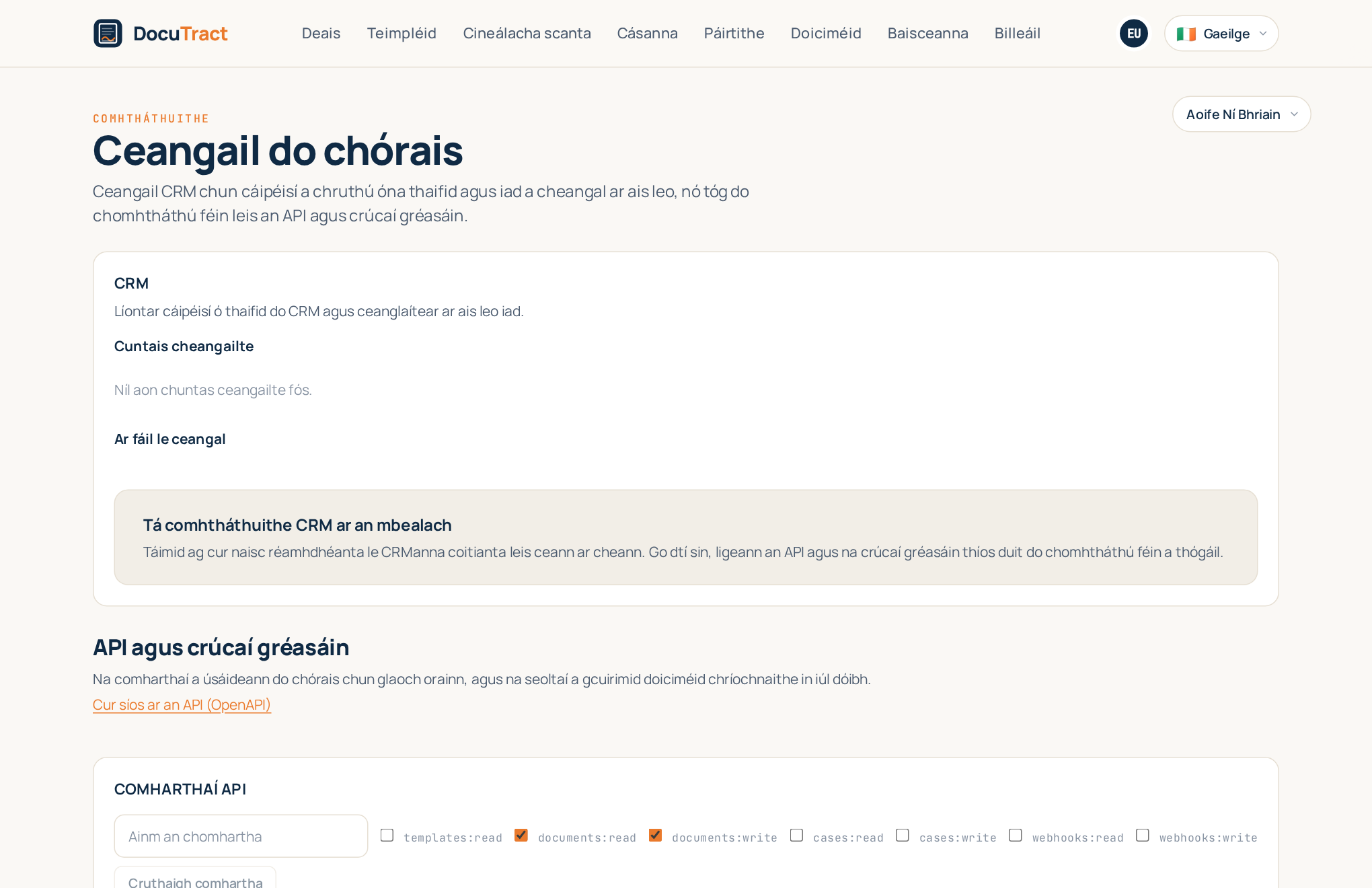 Scáileán na gComhtháthuithe: an chuid CRM ar dtús, an API agus na crúcaí gréasáin faoi