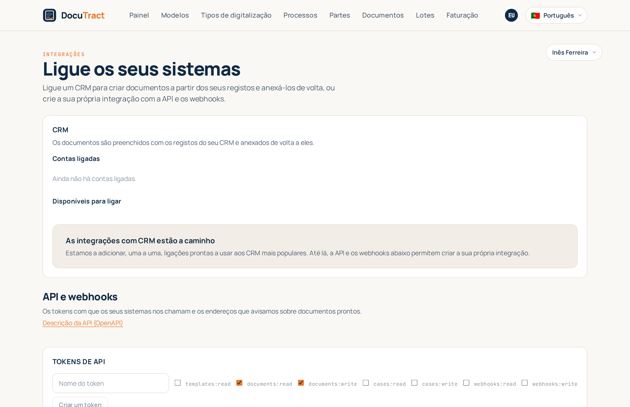 O ecrã «Integrações»: primeiro a secção CRM, por baixo a API e os webhooks